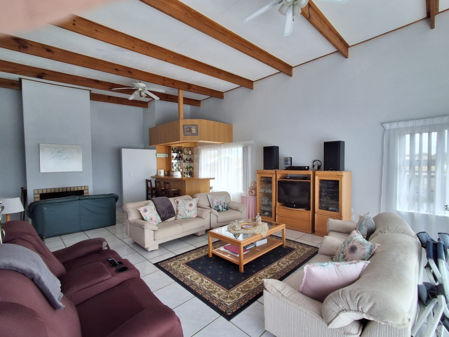 4 Bedroom Property for Sale in Stilbaai Wes Western Cape